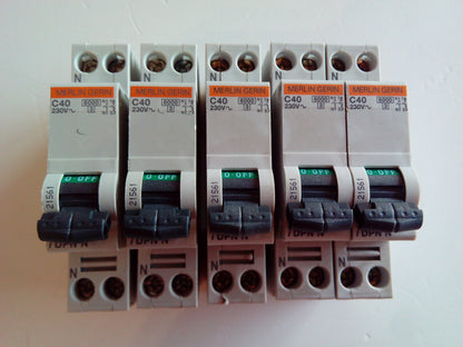 DPN C40A/2P MAGNETOTERMICO 21561BA MERLIN GERIN