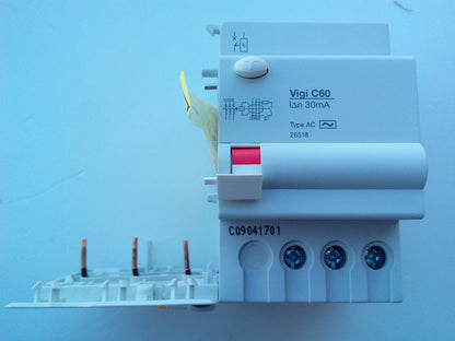 VIGI C20A/30MA/3P MAGNETOTÉRMICO + DIFERENCIAL MERLIN GERIN