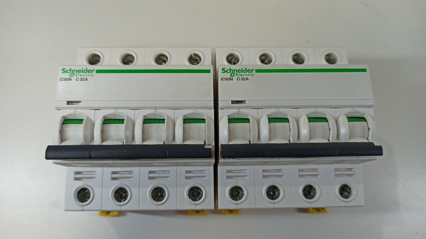 C32A/4P IGA MAGNETOTERMICO SCHNEIDER