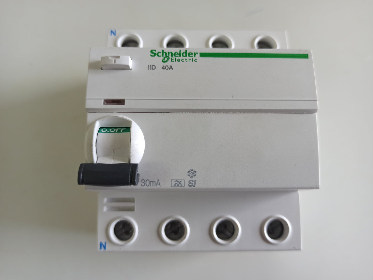 DIFERENCIAL SI 40A/30MA/0.030A/4P SUPERINMUNIZADO A9R61440 SCHNEIDER