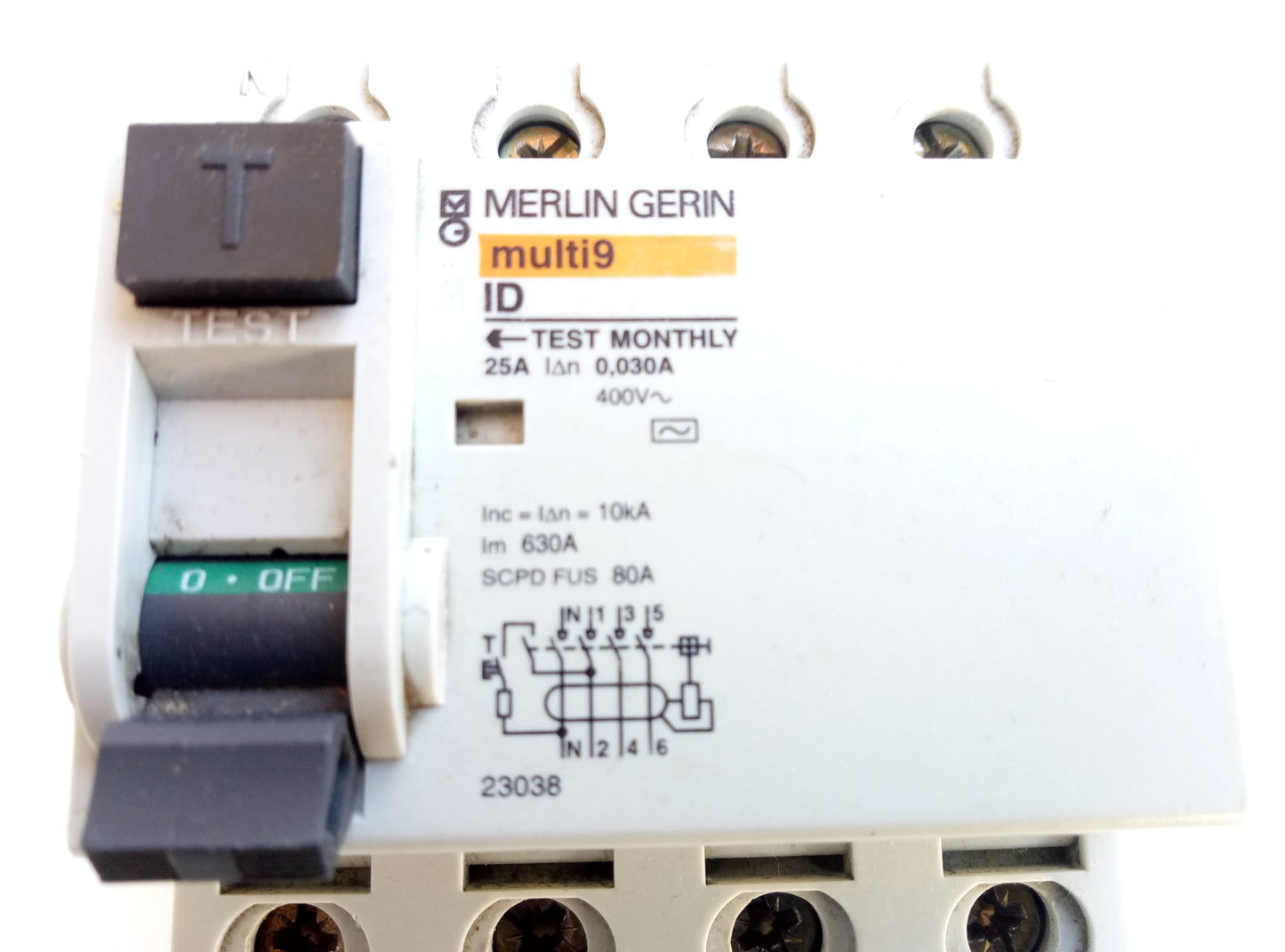 DIFERENCIAL 25A/0,030A/4P 23038 MERLIN GERIN